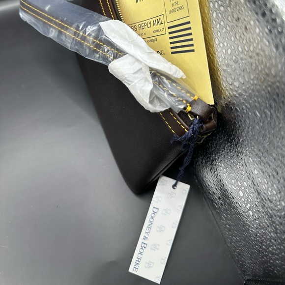 Dooney Bourke Large Slim Wristlet - Picture 13 of 14